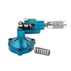  - Stone-Set Ring Englarement With Rollers